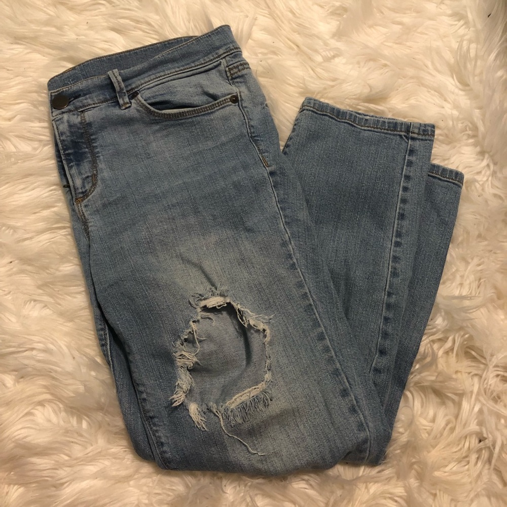 Ann Taylor Loft Modern Crop Light Wash Jeans